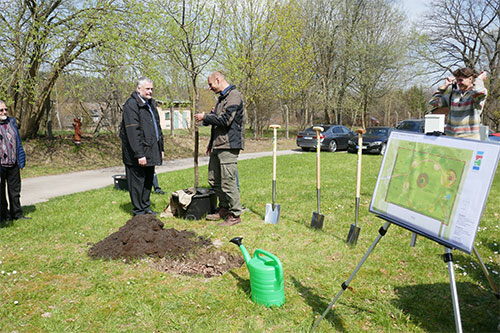 1. Spatenstich 'Garten der Religionen' in Reinhardsbrunn